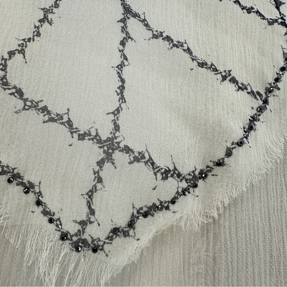 Royal Underground Lace and Linen Embellished Vest - Picture 8 of 8